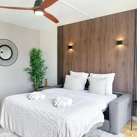 Brand-new With Eiffel Tower View Apartment Paris
