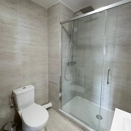 Brand-new With Eiffel Tower View Apartment *
