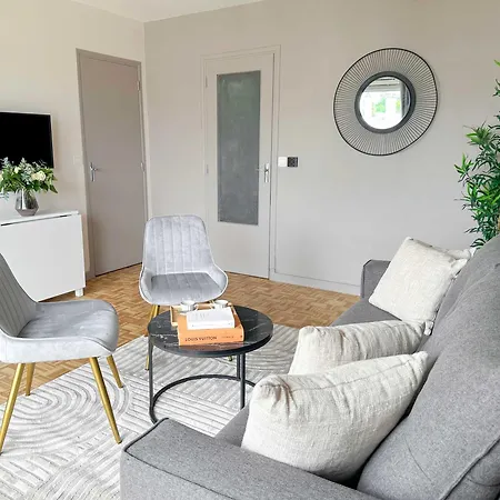 Brand-new With Eiffel Tower View *