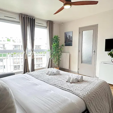 Brand-new With Eiffel Tower View Apartment